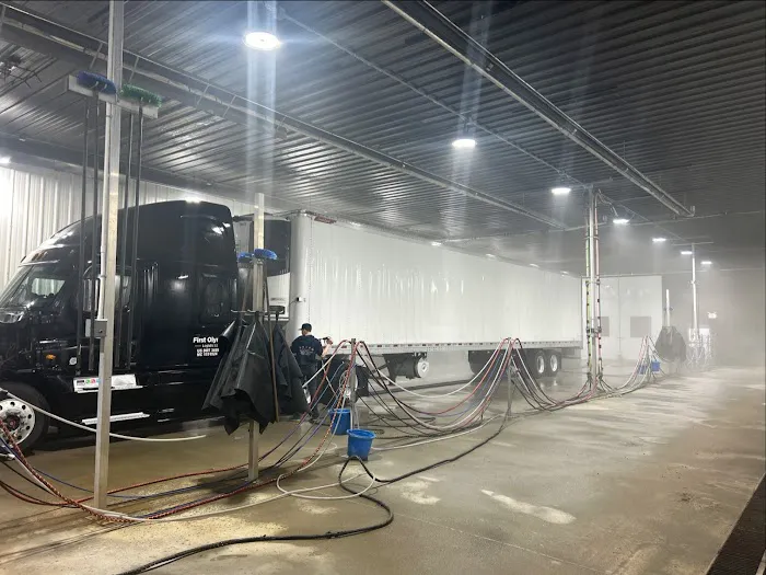 Five Star Truck Wash Picture 1