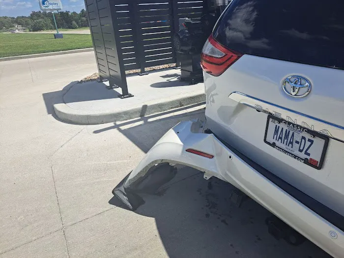 Club Car Wash Picture 4