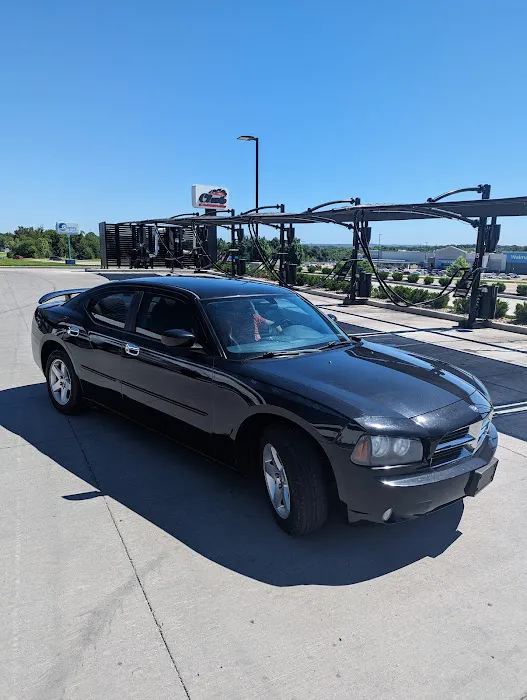 Club Car Wash Picture 9