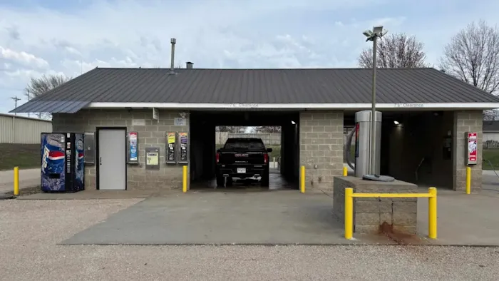 Creighton Car Wash Picture 1