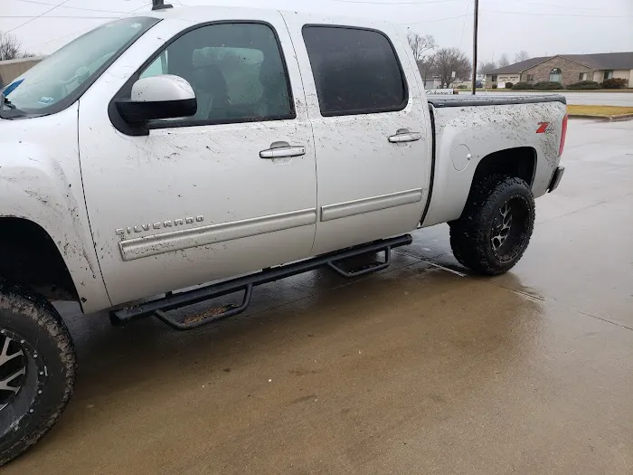 Qwik & Clean Car Wash Picture 2