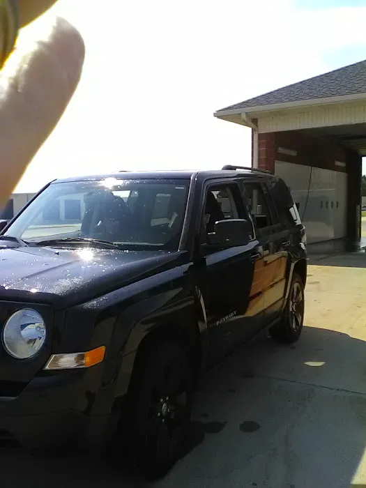 Qwik & Clean Car Wash Picture 3