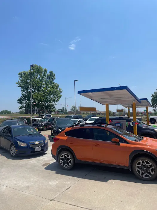 Lighthouse Car Wash Rangeline Picture 4