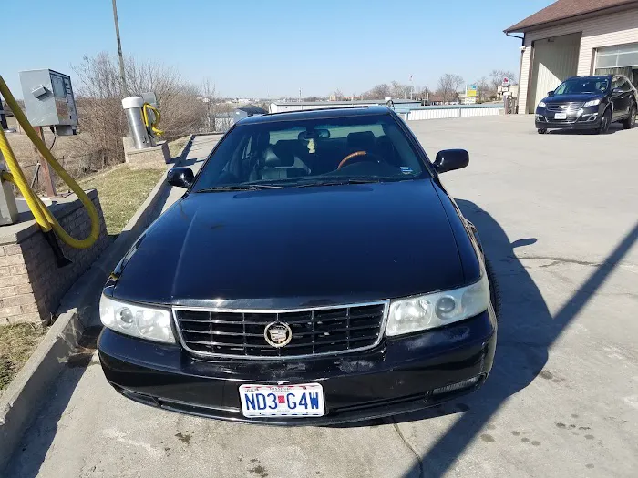 Lighthouse Car Wash Rangeline Picture 1