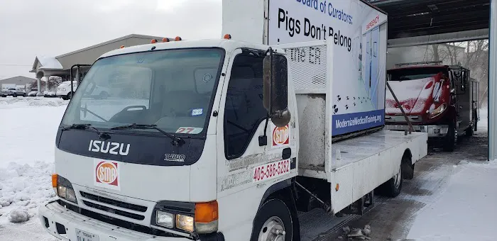 Oakland Plaza Car & Truck Wash Picture 5