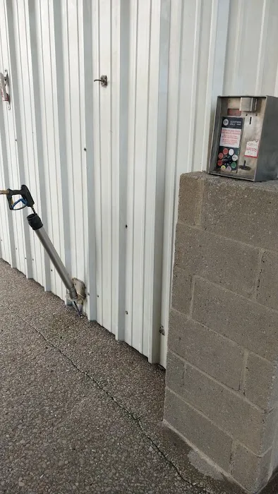 Oakland Plaza Car & Truck Wash Picture 4