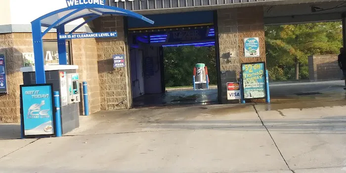 Lighthouse Car Wash Clark Ln Picture 4