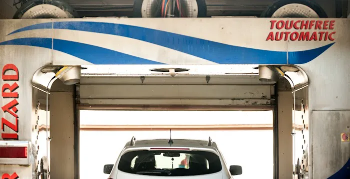 Mr. G's Car Wash Picture 3