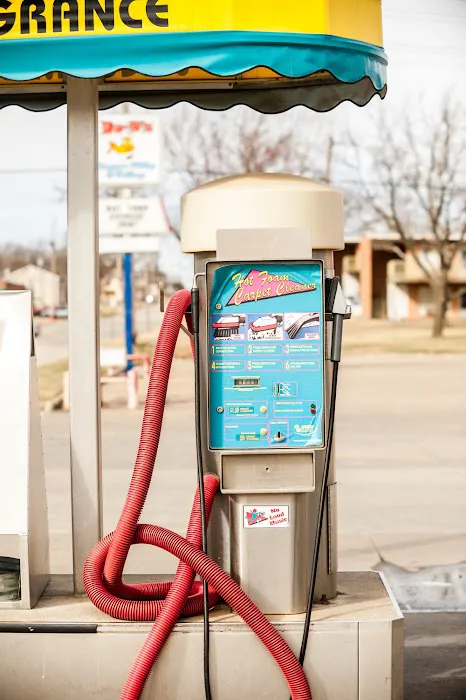 Mr. G's Car Wash Picture 4