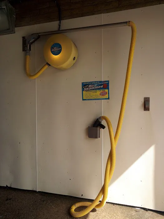 Mr G's West 6th Ave Car Wash Picture 7