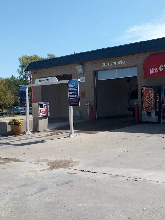 Mr G's West 6th Ave Car Wash Picture 5