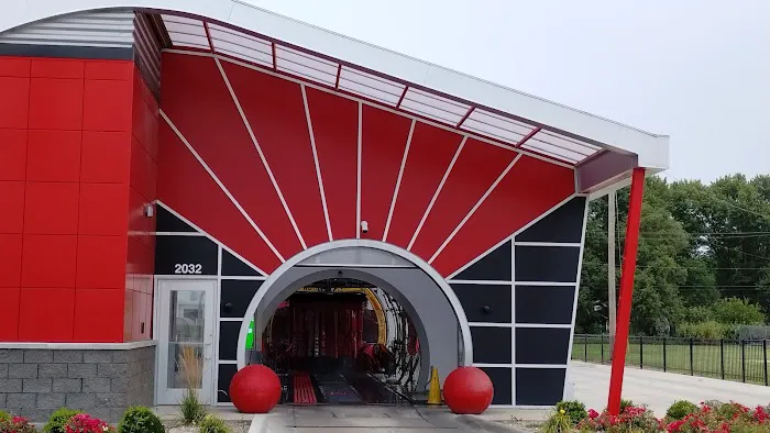 Mr. G's Express Car Wash Picture 7