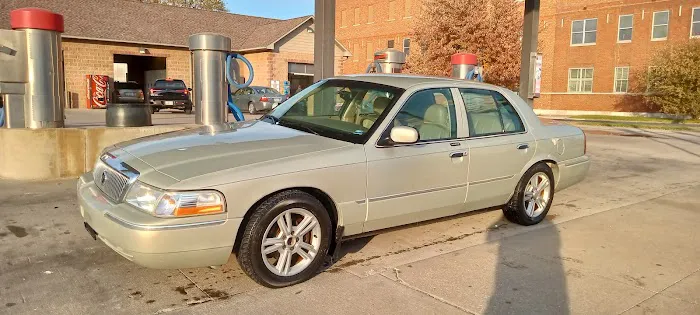 Coates Street Car Wash Picture 1