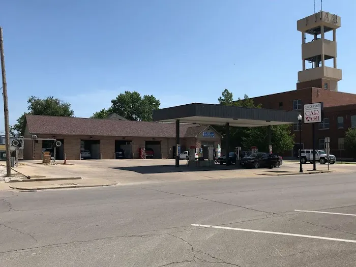 Coates Street Car Wash Picture 6