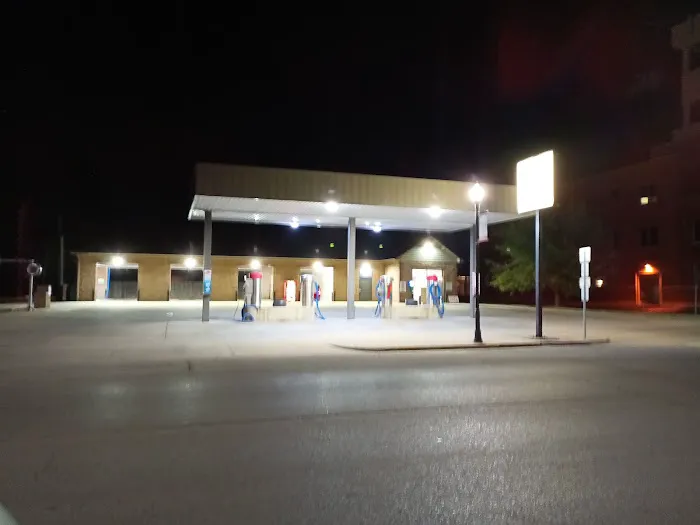 Coates Street Car Wash Picture 4