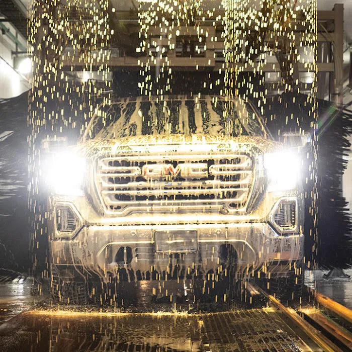 Club Car Wash Picture 4