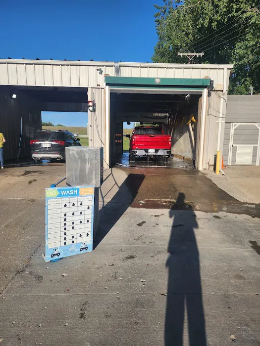 Carrollton Car Wash Picture 1