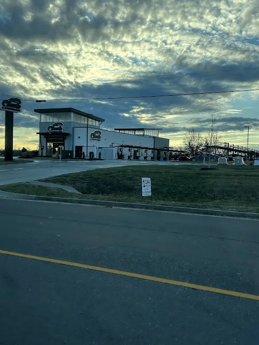 Club Car Wash Picture 9