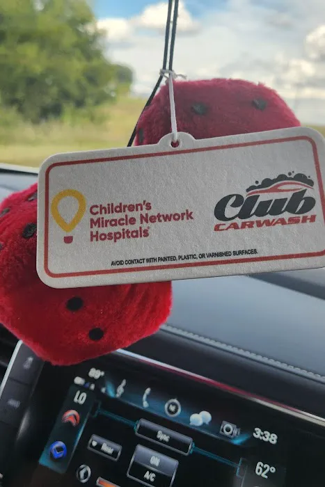 Club Car Wash Picture 3