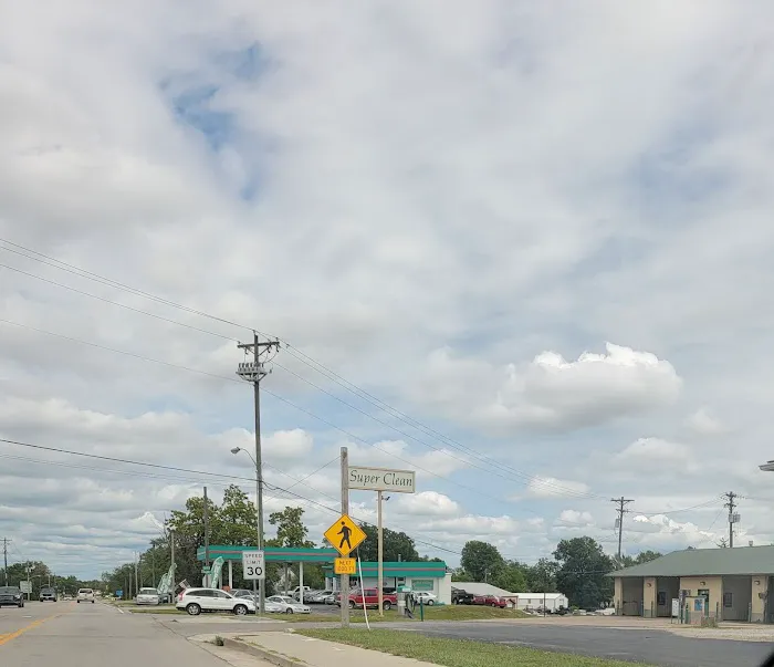 Super Clean Car Wash Picture 2