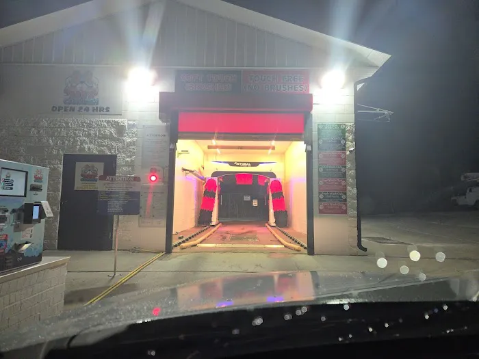 Bob's Car Wash North Picture 4