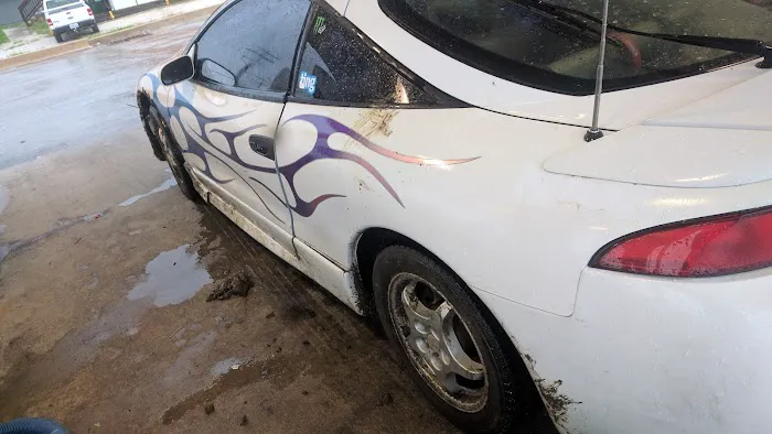 King-Cal Car Wash Picture 6