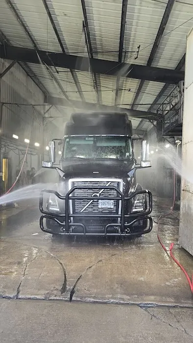 Quality Truck Washes - Kingdom City, MO Picture 4