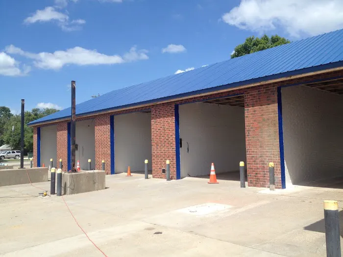 Iola Auto Wash Picture 1