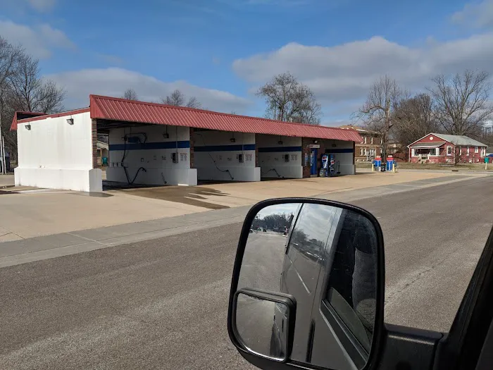 Downtown Car Wash Picture 1