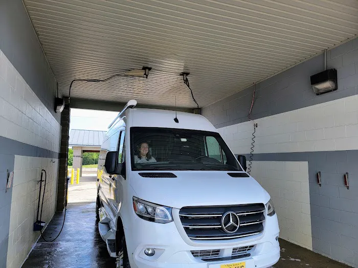 Best Car Wash Picture 1