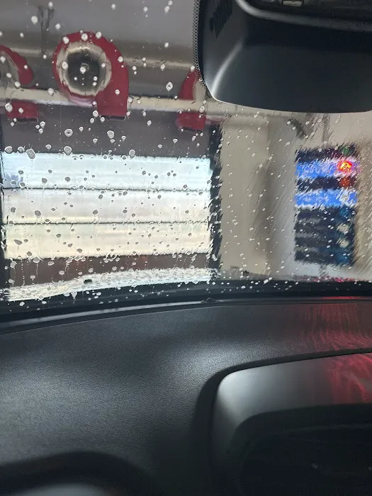 BULLDOG CAR & PET WASH Picture 1