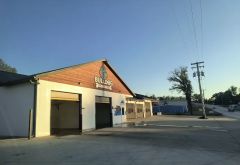 BULLDOG CAR & PET WASH photo 3