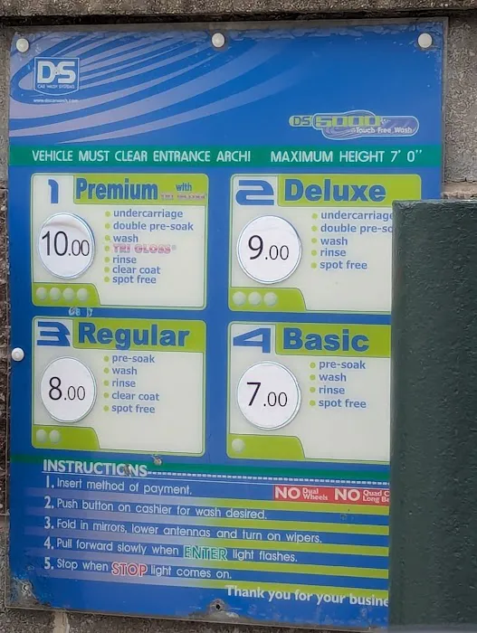 D & M Car Wash Picture 1