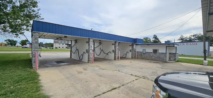 Truck Wash Picture 2