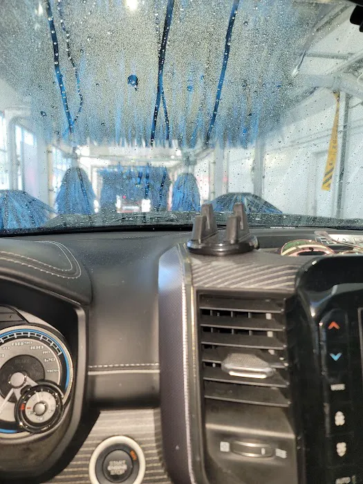 Club Car Wash Picture 9