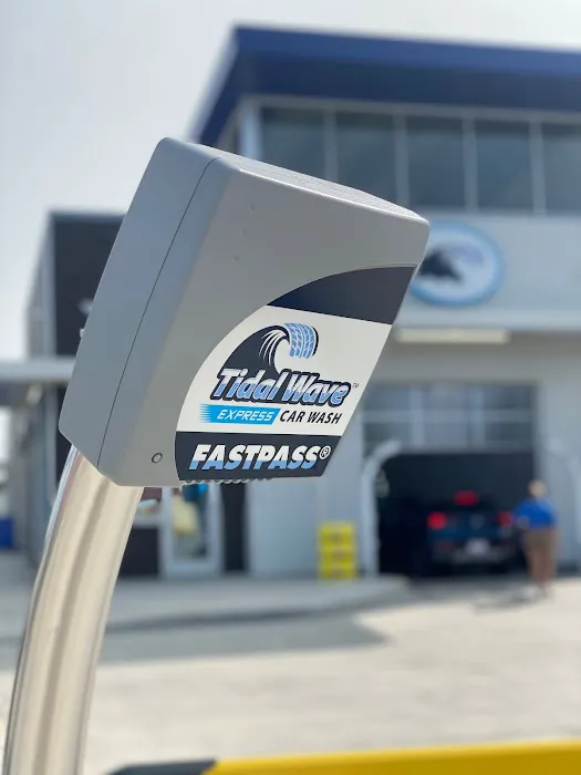 Tidal Wave Wash Center Picture 7