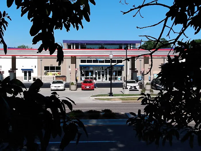 Tidal Wave Wash Center Picture 8