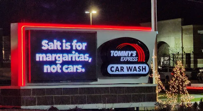 Tommy's Express® Car Wash Picture 7