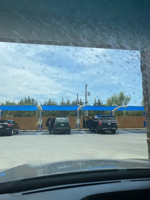 IQ Car Wash Picture 3