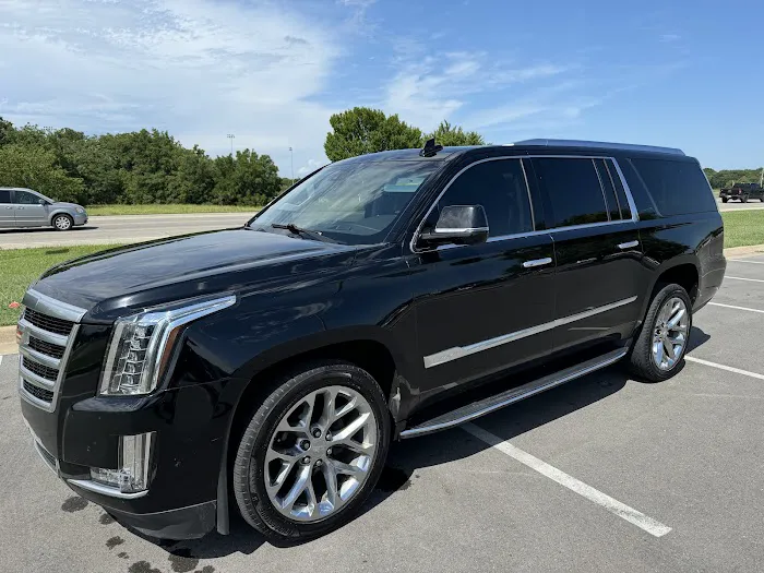 Tidal Wave Auto Spa | Car Wash Picture 1