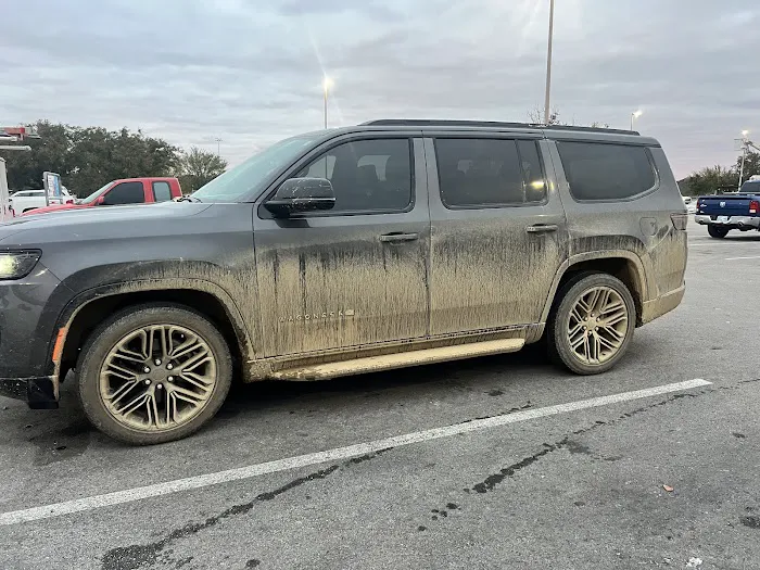 Tidal Wave Auto Spa | Car Wash Picture 10