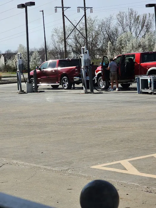 Detail Driven Car Wash Picture 6