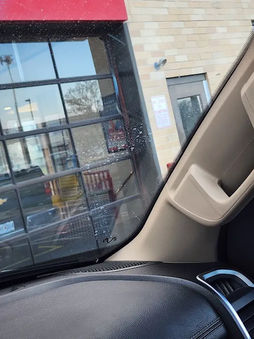 Detail Driven Car Wash Picture 10