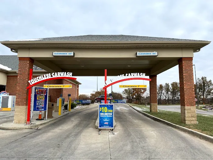 Country Club Car Wash Picture 3