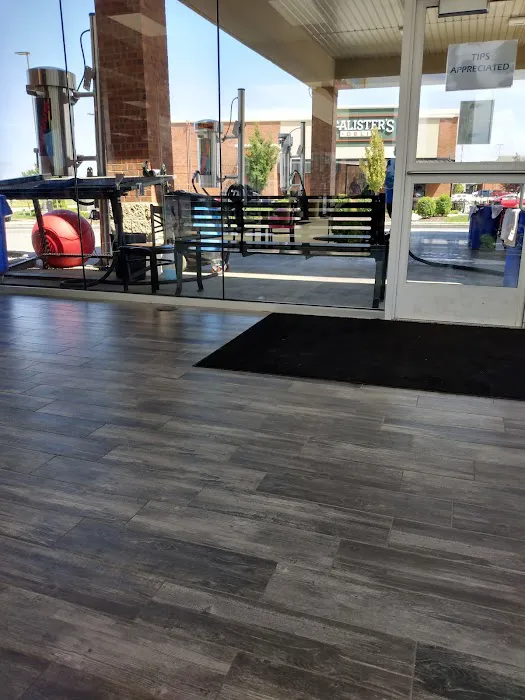 Country Club Car Wash Picture 6