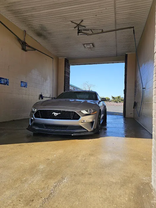 H & H Car Wash Picture 6