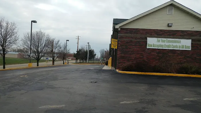 H & H Car Wash Picture 5