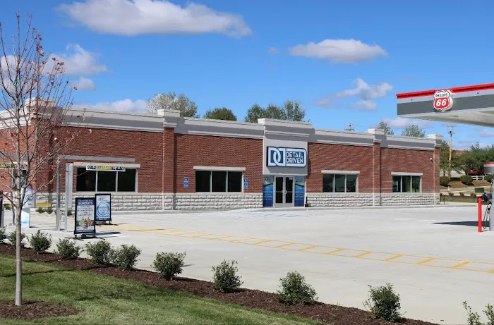 Detail Driven Car Wash Picture 3