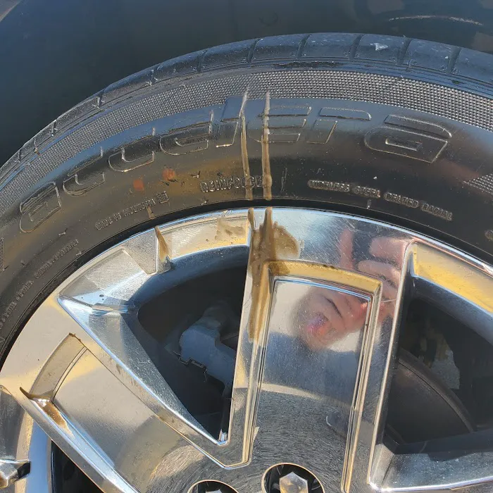 Club Car Wash Picture 5