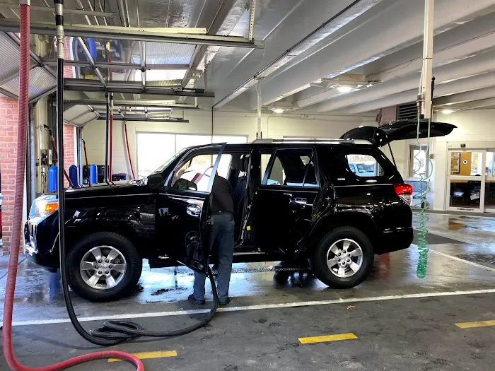 Country Club Car Wash Picture 2